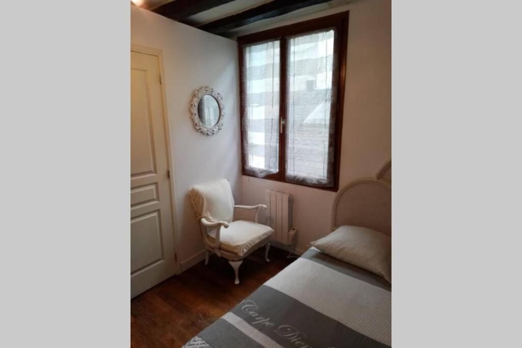 Meuble Tourisme Classe 1 Etoile - Coeur De Ville Quartier Cathedrale Tours Bagian luar foto